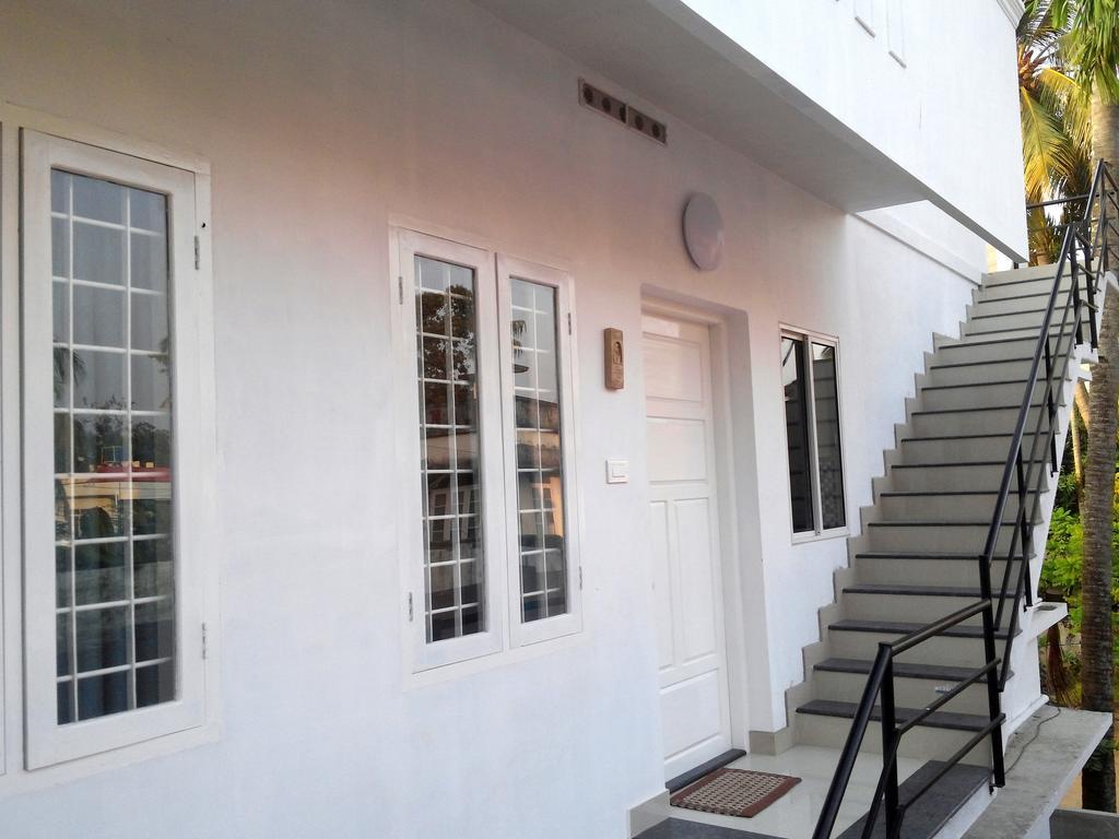 The Pod Cochin Homestay Kochi Eksteriør bilde
